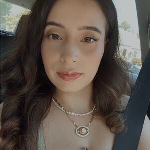 Meet your Posher, Daniella